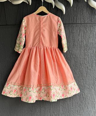 Peach embroidered cotton kurta set 5
