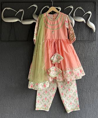 Peach embroidered cotton kurta set 1