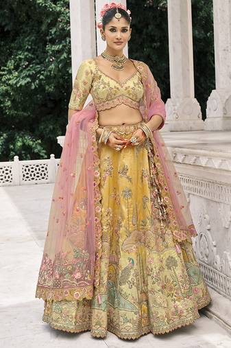Yellow Silk Blend Lehenga set choli dupatta