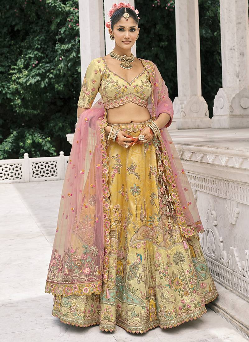 Yellow Silk Blend Lehenga set choli dupatta
