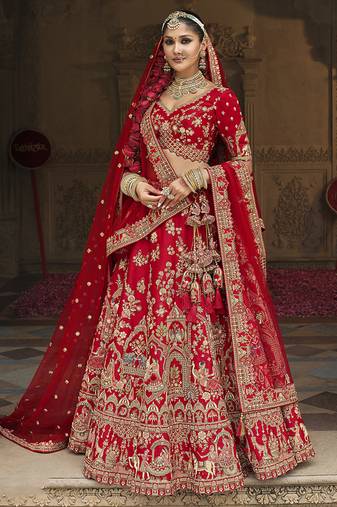 Red  Embroidered Silk Blend Bridal Lehenga set choli dupatta