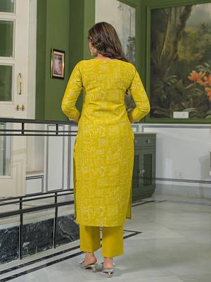 Women yellow viscose ethnic motifs printed straight kurta trousers with dupatta 4