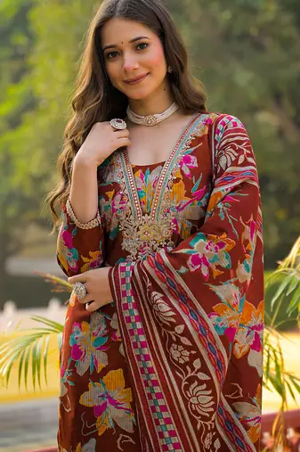Women brown viscose floral printed straight kurta trousers with dupatta