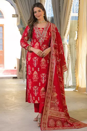 Women red viscose ikat printed straight kurta trousers with dupatta