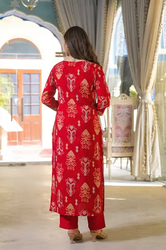 Women red viscose ikat printed straight kurta trousers with dupatta
