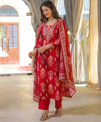 Women red viscose ikat printed straight kurta trousers with dupatta 5