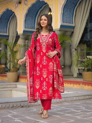 Women pink viscose ikat printed straight kurta trousers with dupatta 1