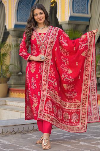 Women pink viscose ikat printed straight kurta trousers with dupatta