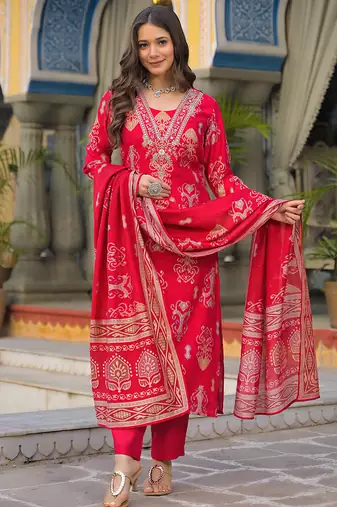 Women pink viscose ikat printed straight kurta trousers with dupatta