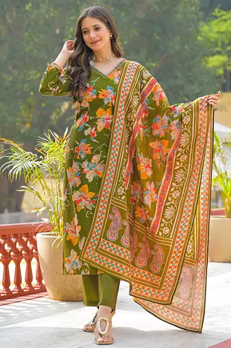 Women green viscose floral printed straight kurta trousers with dupatta