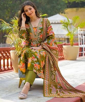 Women green viscose floral printed straight kurta trousers with dupatta 5
