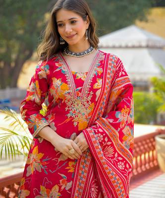 Women red viscose floral printed straight kurta trousers with dupatta 2