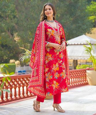 Women red viscose floral printed straight kurta trousers with dupatta 3