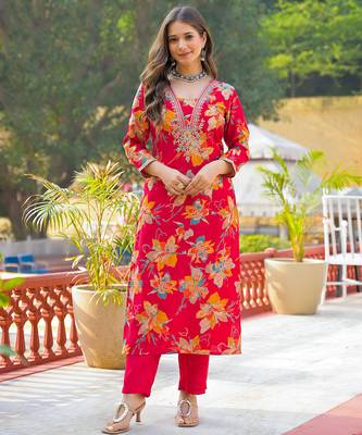Women red viscose floral printed straight kurta trousers with dupatta 5