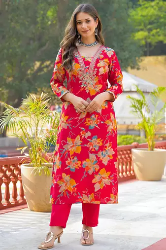 Women red viscose floral printed straight kurta trousers with dupatta