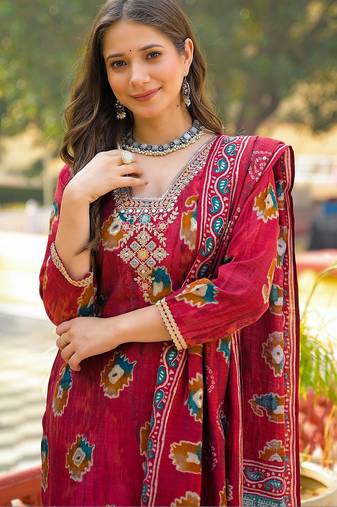 Women maroon viscose embroidered straight kurta trousers with dupatta