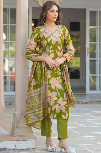 Women green viscose floral embroidered straight kurta trousers with dupatta
