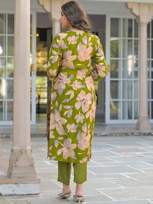Women green viscose floral embroidered straight kurta trousers with dupatta 4