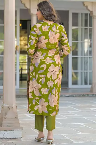 Women green viscose floral embroidered straight kurta trousers with dupatta