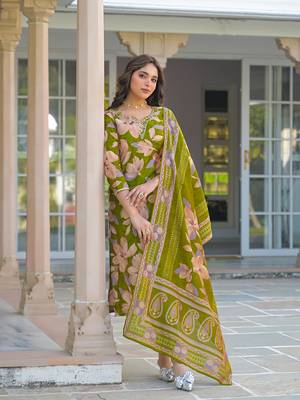 Women green viscose floral printed straight kurta trousers with dupatta 5