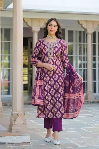Women purple viscose ikat embroidered straight kurta trousers with dupatta