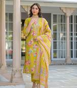 Women yellow viscose floral printed straight kurta trousers with dupatta