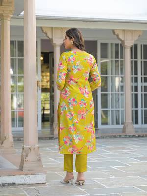 Women yellow viscose floral printed straight kurta trousers with dupatta 4