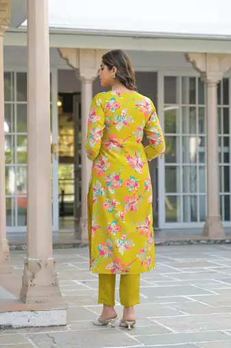 Women yellow viscose floral printed straight kurta trousers with dupatta