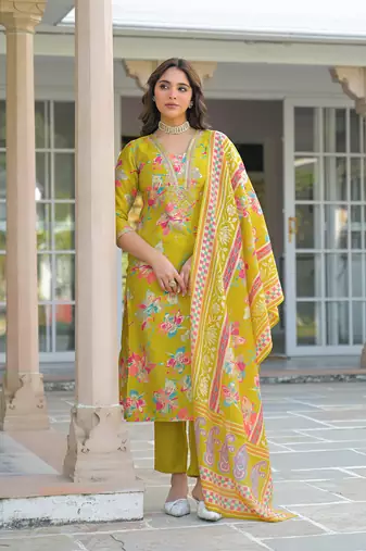 Women yellow viscose floral printed straight kurta trousers with dupatta