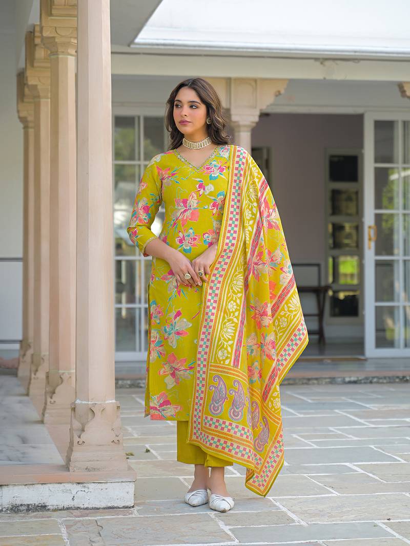 Women yellow viscose floral printed straight kurta trousers with dupatta