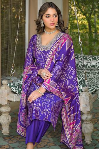 Women purple viscose ethnic motifs printed straight kurta trousers with dupatta