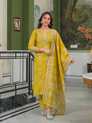 Women yellow viscose ikat printed straight kurta trousers with dupatta 1