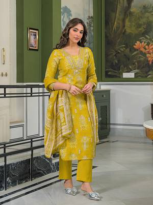 Women yellow viscose ikat printed straight kurta trousers with dupatta 3