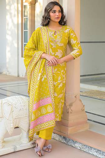 Women yellow viscose rayon floral printed straight kurta trousers with dupatta