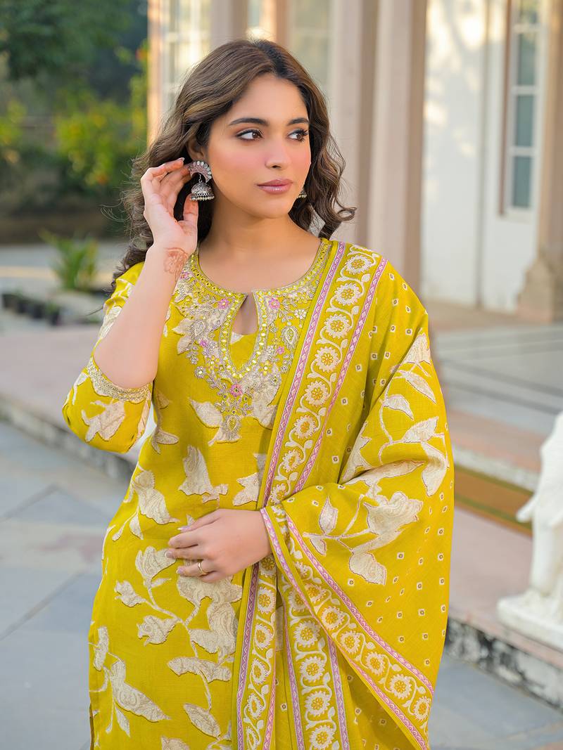 Women yellow viscose rayon floral printed straight kurta trousers with dupatta