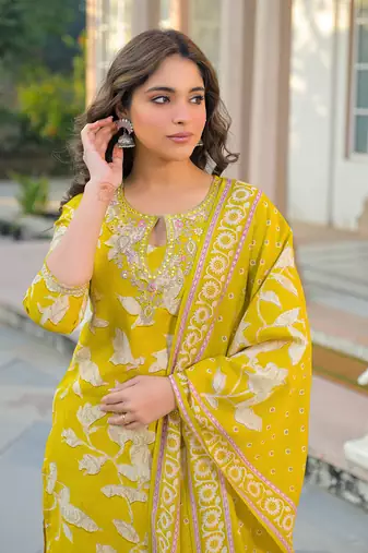 Women yellow viscose rayon floral printed straight kurta trousers with dupatta
