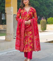 Women pink viscose rayon floral printed straight kurta trousers with dupatta
