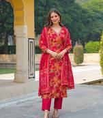 Women pink viscose rayon floral printed straight kurta trousers with dupatta