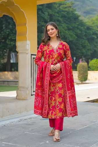 Women pink viscose rayon floral printed straight kurta trousers with dupatta