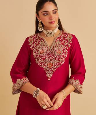 Pink embroidered silk kurta set 2