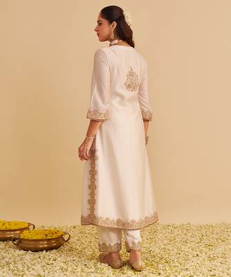 Ivory embroidered silk kurta set 3