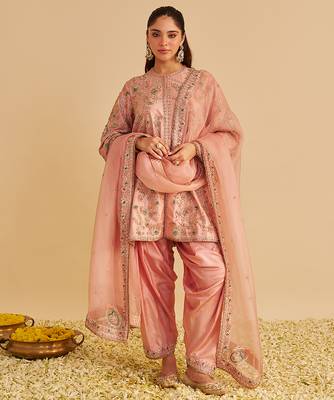 Pink embroidered silk kurta set with dupatta 4