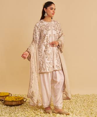 Ivory embroidered silk kurta set with dupatta 2