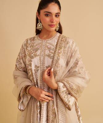 Ivory embroidered silk kurta set with dupatta 4