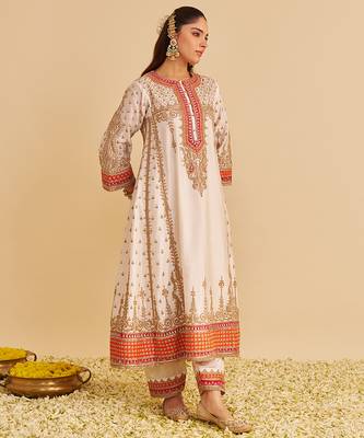 Ivory embroidered silk kurta set with dupatta 2