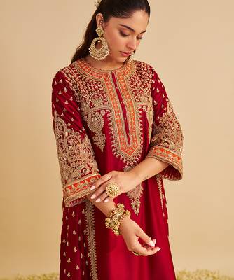 Red embroidered silk kurta set with dupatta 3