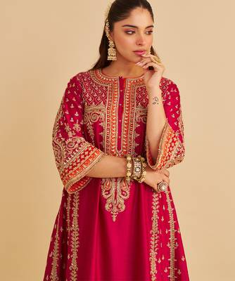 Pink embroidered silk kurta set with dupatta 2