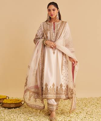 Ivory embroidered silk kurta set with dupatta 1