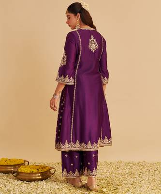 Purple embroidered silk kurta set with dupatta 3