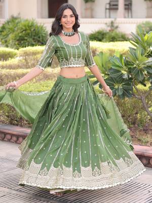 green embroidered crushed lehenga set choli with dupatta 3